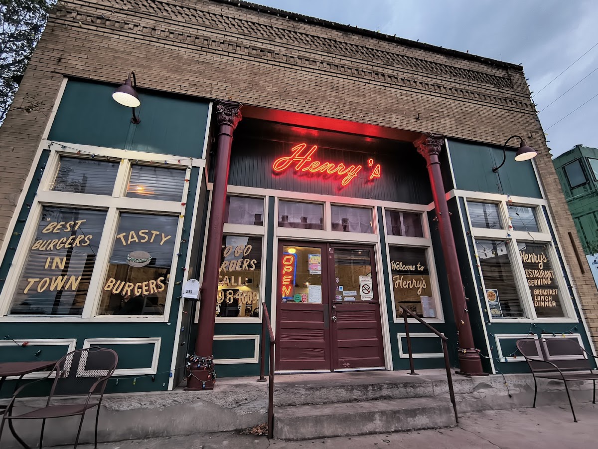 Henry's Restaurant